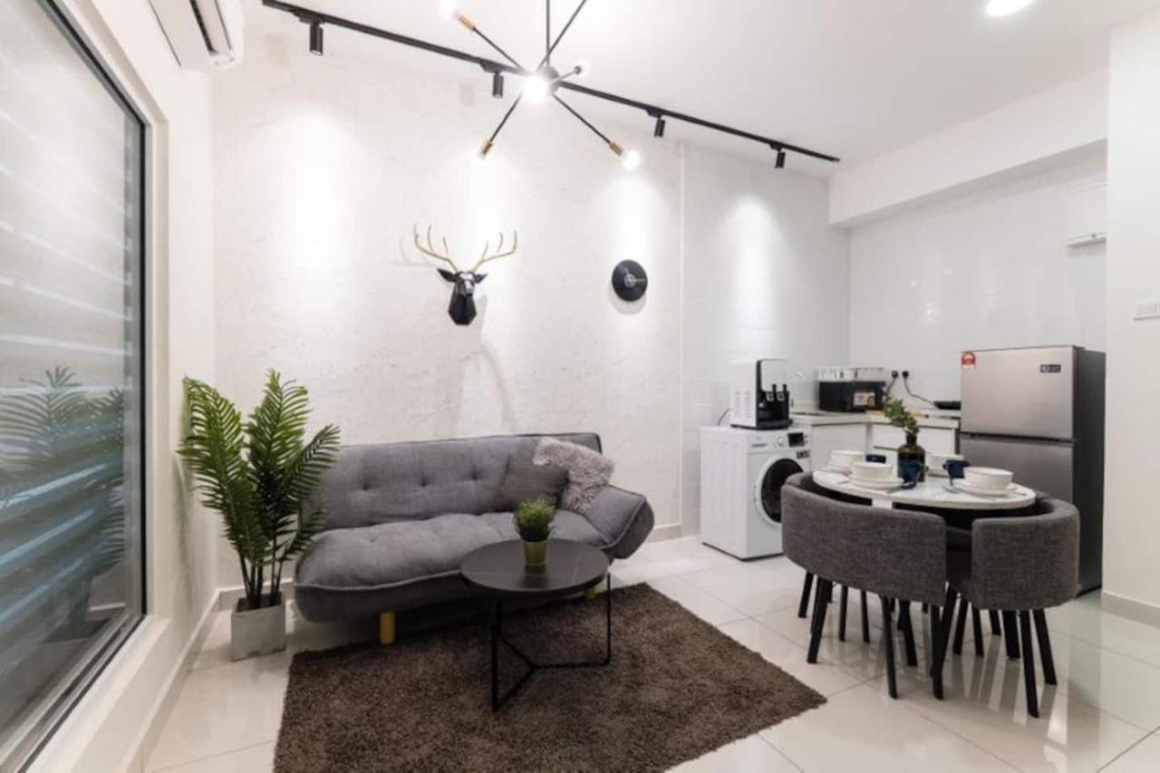 Апартаменты Arte Mont Kiara 3Pax Jacuzzi Pool Gym Near Mitec Matrade Куала-Лумпур Экстерьер фото
