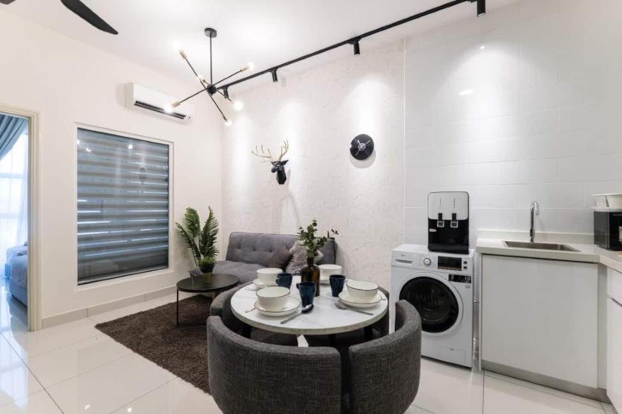 Апартаменты Arte Mont Kiara 3Pax Jacuzzi Pool Gym Near Mitec Matrade Куала-Лумпур Экстерьер фото