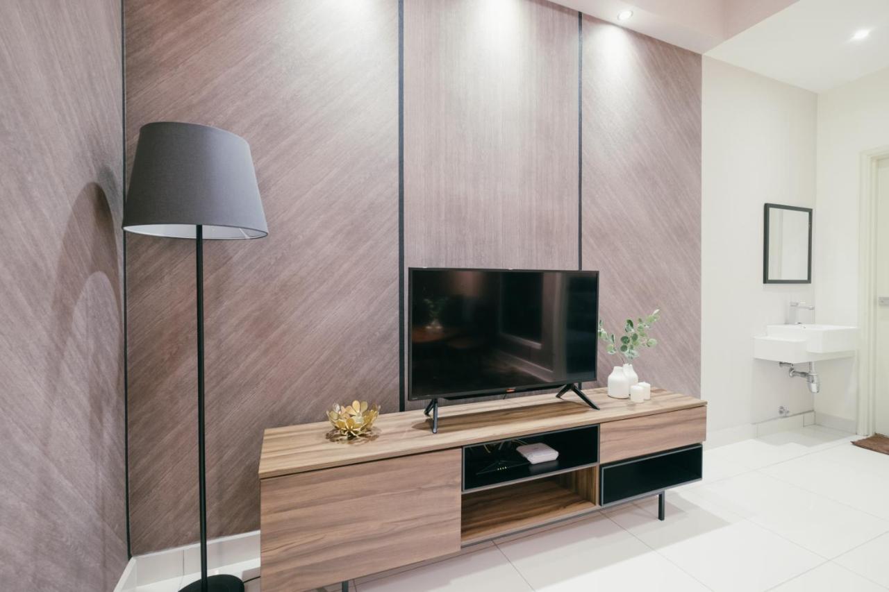 Апартаменты Arte Mont Kiara 3Pax Jacuzzi Pool Gym Near Mitec Matrade Куала-Лумпур Экстерьер фото